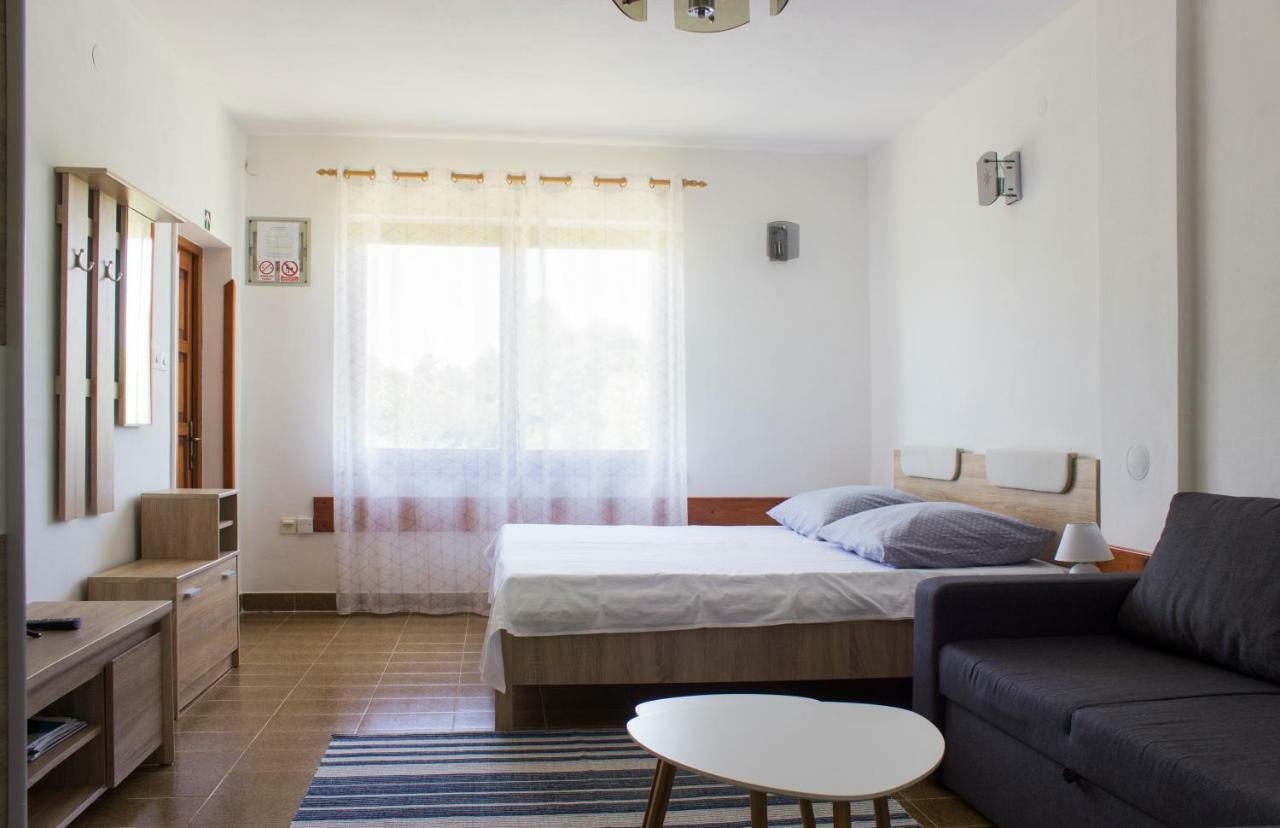 Twin Oaks Apartamento Šišan Exterior foto